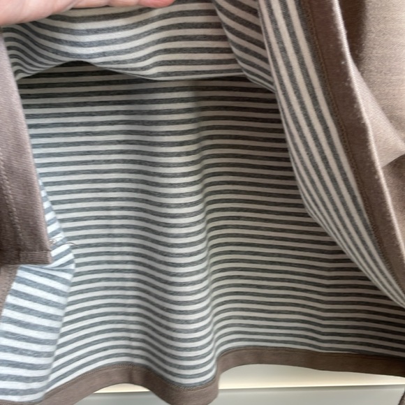 Weekend by Chico's women's taupe long sleeve pullover knit tunic top GUC - Picture 5 of 8